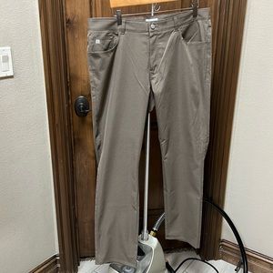 Peter Millar Brown Men’s Ultimate Sateen Pant